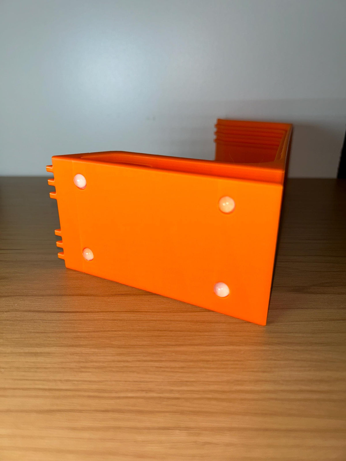 Modern 3D Printed Headset Stand – Minimalist Gaming Headphone Holder for Desk Organization (NEW VERSION)