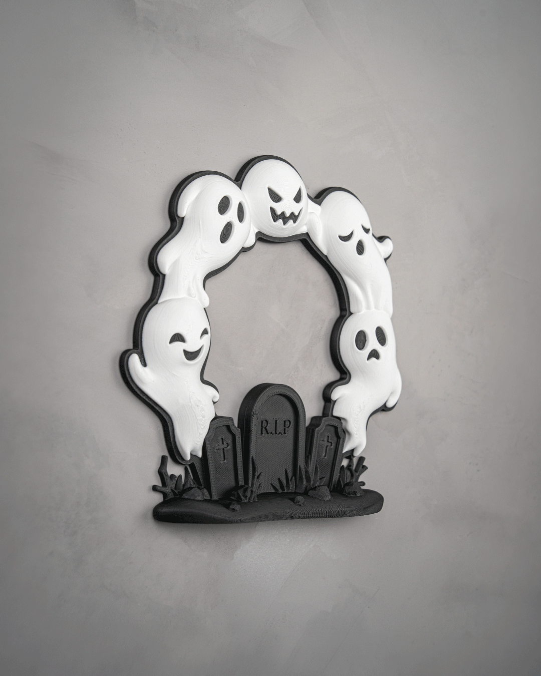 Ghost Arch Wreath – 3D Printed Halloween Ghost & Graveyard Decor