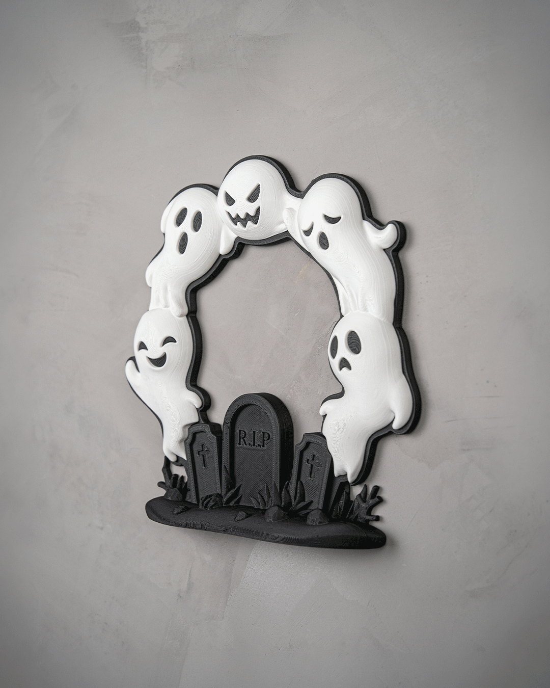 Ghost Arch Wreath – 3D Printed Halloween Ghost & Graveyard Decor