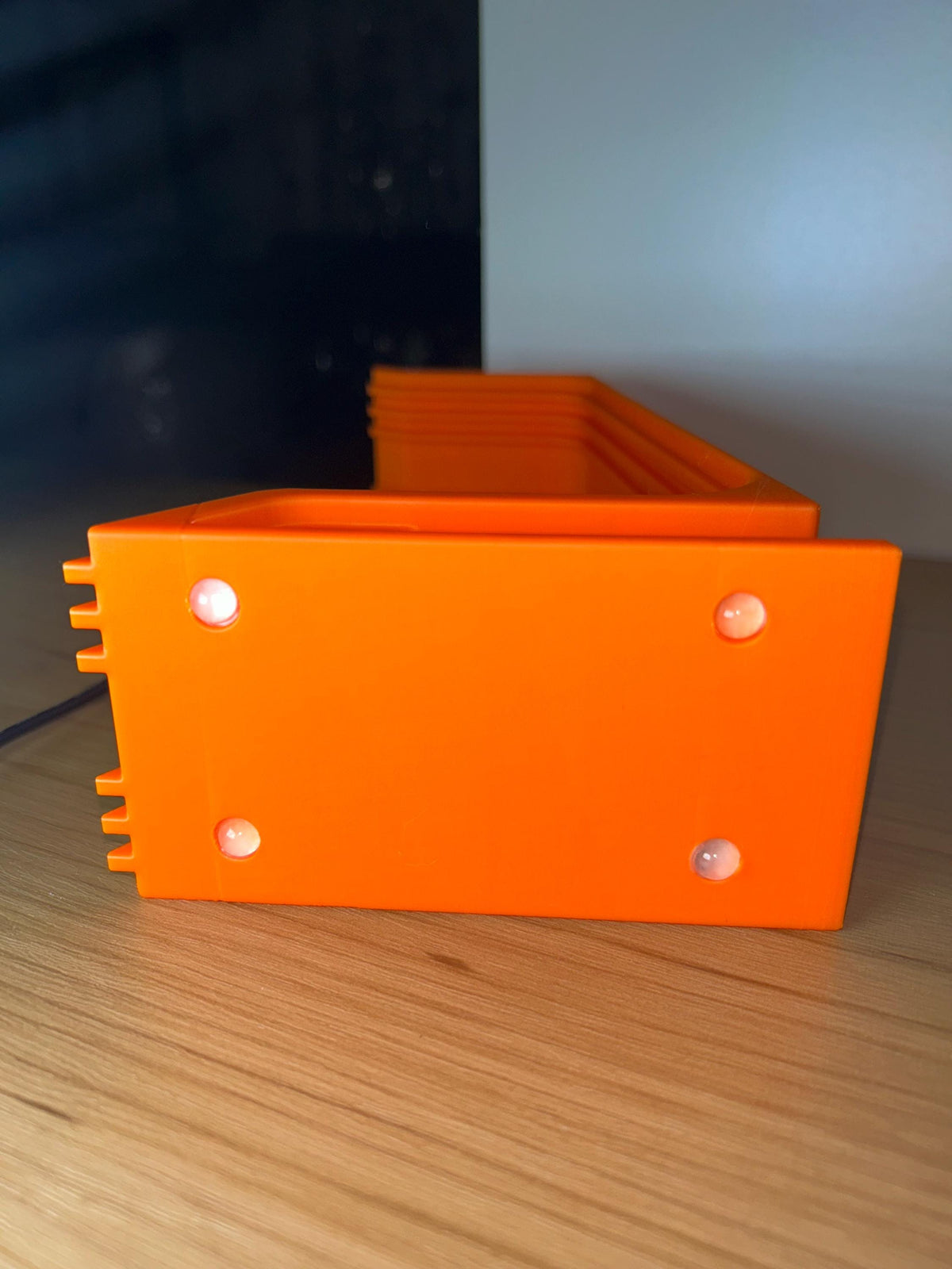 Modern 3D Printed Headset Stand – Minimalist Gaming Headphone Holder for Desk Organization (NEW VERSION)